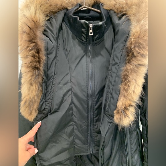 CanaV women’s black down jacket with genuine raccoon fur collar. Size Small - Picture 5 of 9